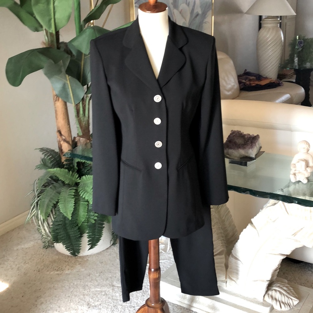 SZ 6 DANI MAXI PANTSUIT BLACK LIKE NEW 4 BUTTON UP JACKET WITH SLIM PANT LEG